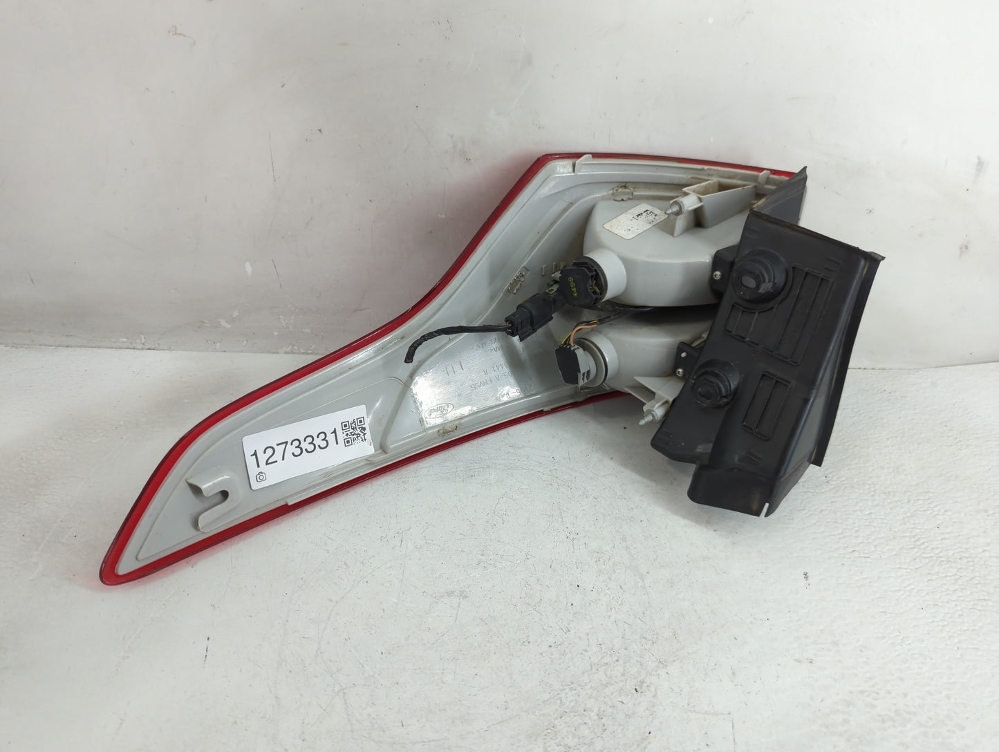 2013-2016 Ford Escape Tail Light Assembly Driver Left OEM P/N:CJ54-13405-A Fits Fits 2013 2014 2015 2016 OEM Used Auto Parts