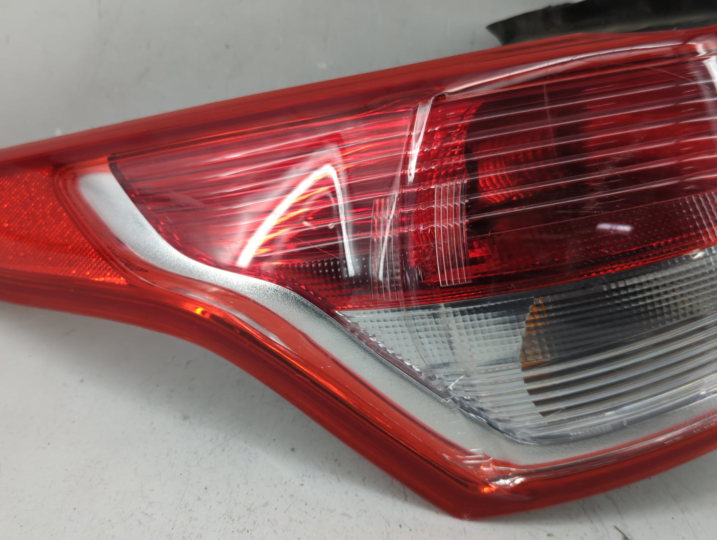 2013-2016 Ford Escape Tail Light Assembly Driver Left OEM P/N:44ZH-2105 A CJ54-13405-A Fits Fits 2013 2014 2015 2016 OEM Use