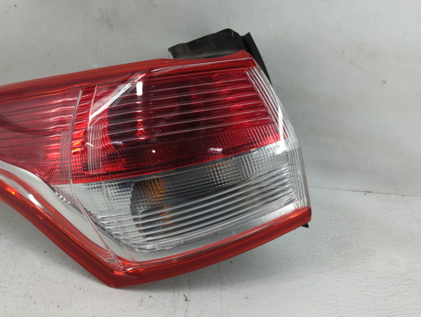 2013-2016 Ford Escape Tail Light Assembly Driver Left OEM P/N:44ZH-2105 A CJ54-13405-A Fits Fits 2013 2014 2015 2016 OEM Use