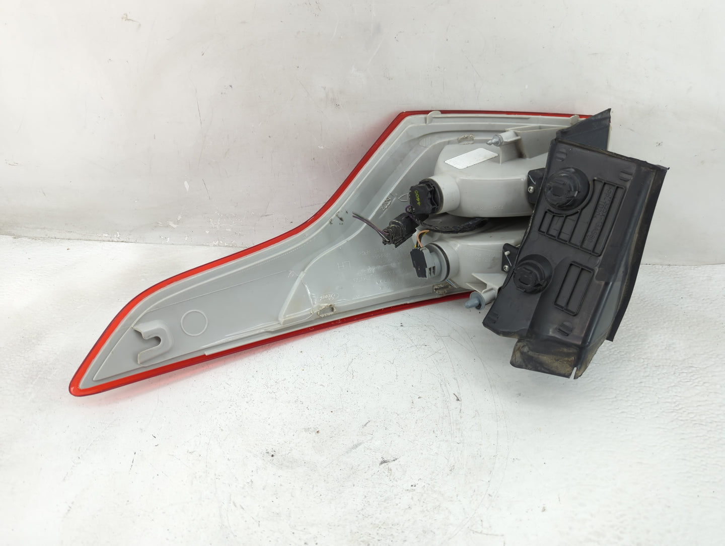 2013-2016 Ford Escape Tail Light Assembly Driver Left OEM P/N:44ZH-2105 A CJ54-13405-A Fits Fits 2013 2014 2015 2016 OEM Use