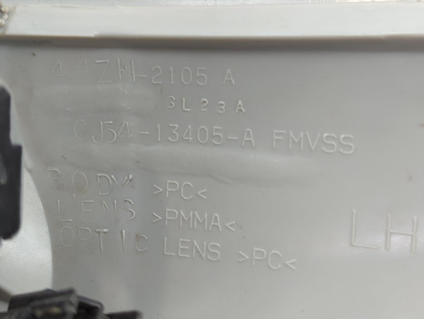 2013-2016 Ford Escape Tail Light Assembly Driver Left OEM P/N:44ZH-2105 A CJ54-13405-A Fits Fits 2013 2014 2015 2016 OEM Use