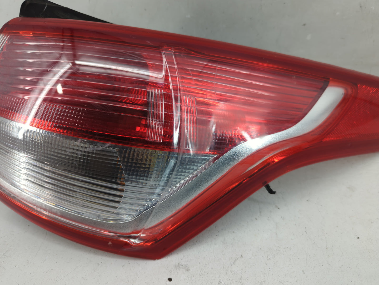 2013-2016 Ford Escape Tail Light Assembly Passenger Right OEM P/N:CJ54-13404-A Fits Fits 2013 2014 2015 2016 OEM Used Auto P
