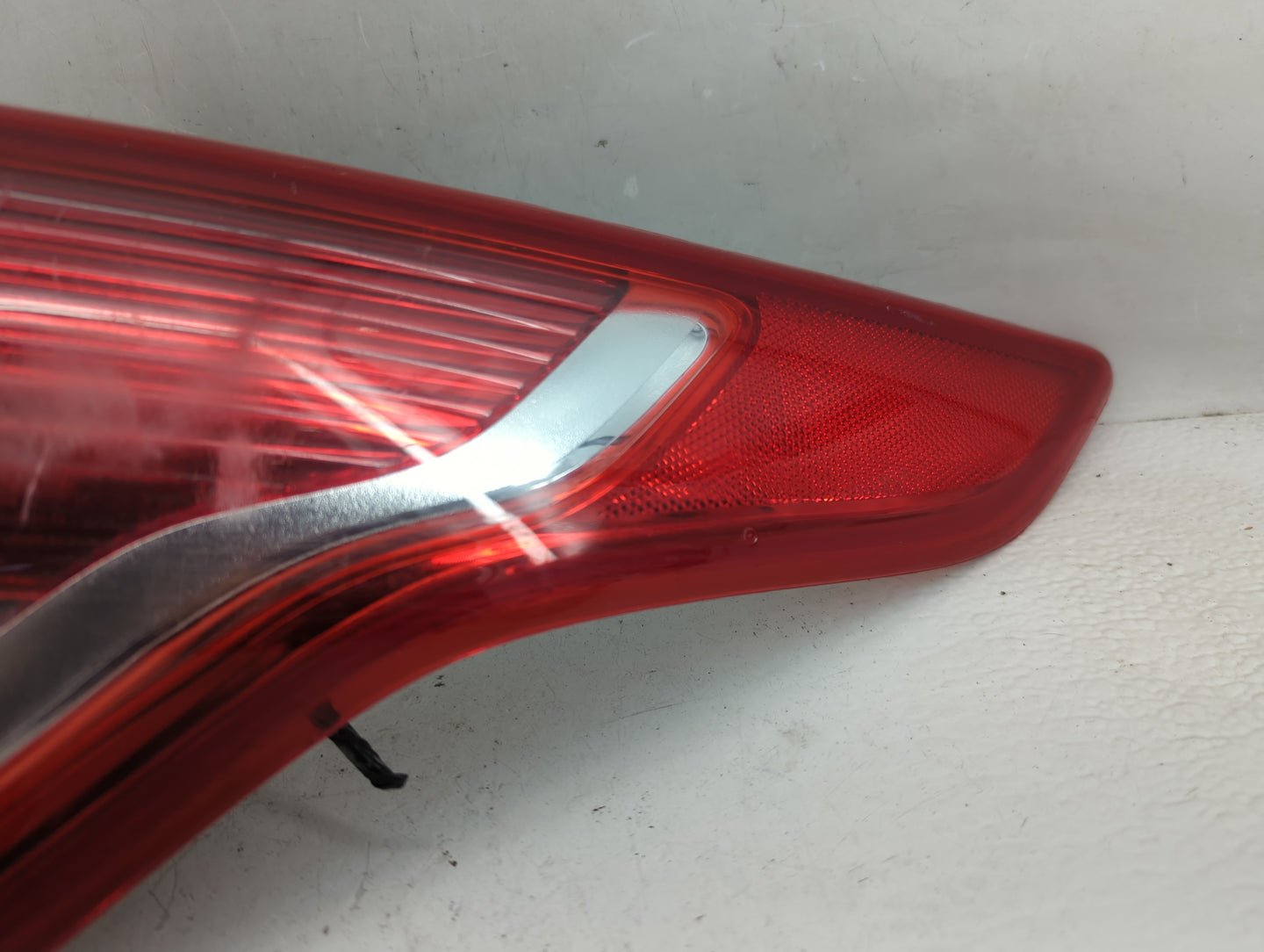 2013-2016 Ford Escape Tail Light Assembly Passenger Right OEM P/N:CJ54-13404-A Fits Fits 2013 2014 2015 2016 OEM Used Auto P
