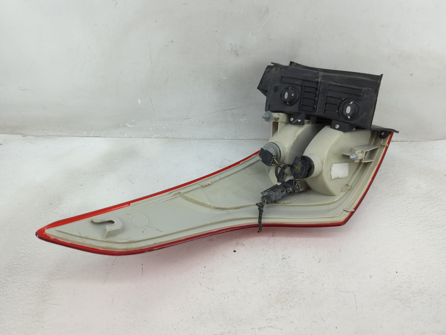 2013-2016 Ford Escape Tail Light Assembly Passenger Right OEM P/N:CJ54-13404-A Fits Fits 2013 2014 2015 2016 OEM Used Auto P