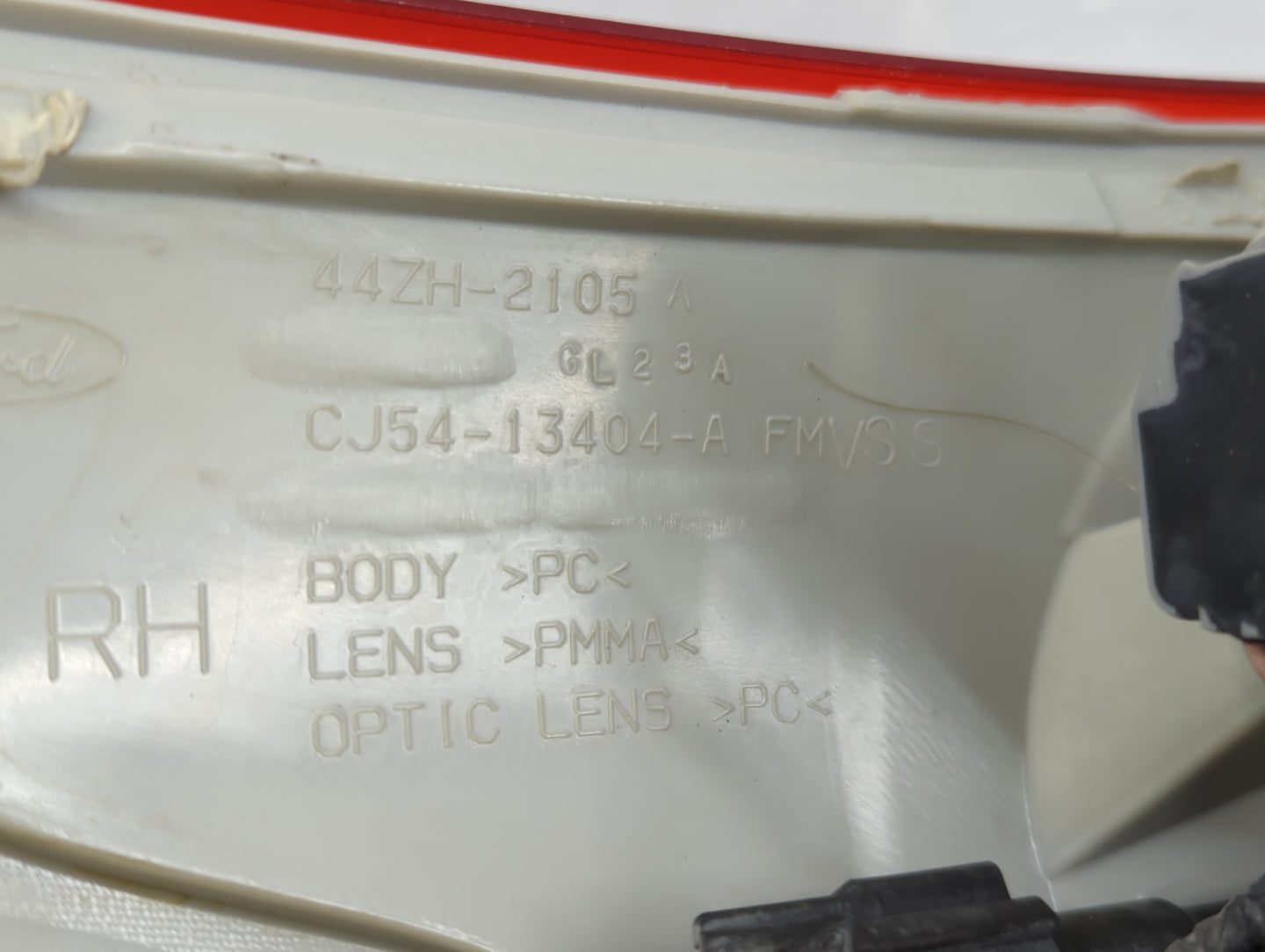 2013-2016 Ford Escape Tail Light Assembly Passenger Right OEM P/N:CJ54-13404-A Fits Fits 2013 2014 2015 2016 OEM Used Auto P