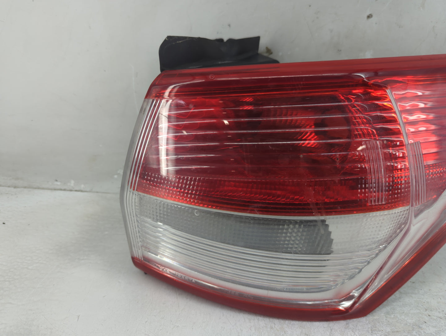 2013-2016 Ford Escape Tail Light Assembly Passenger Right OEM P/N:CJ54-13404-A Fits Fits 2013 2014 2015 2016 OEM Used Auto P