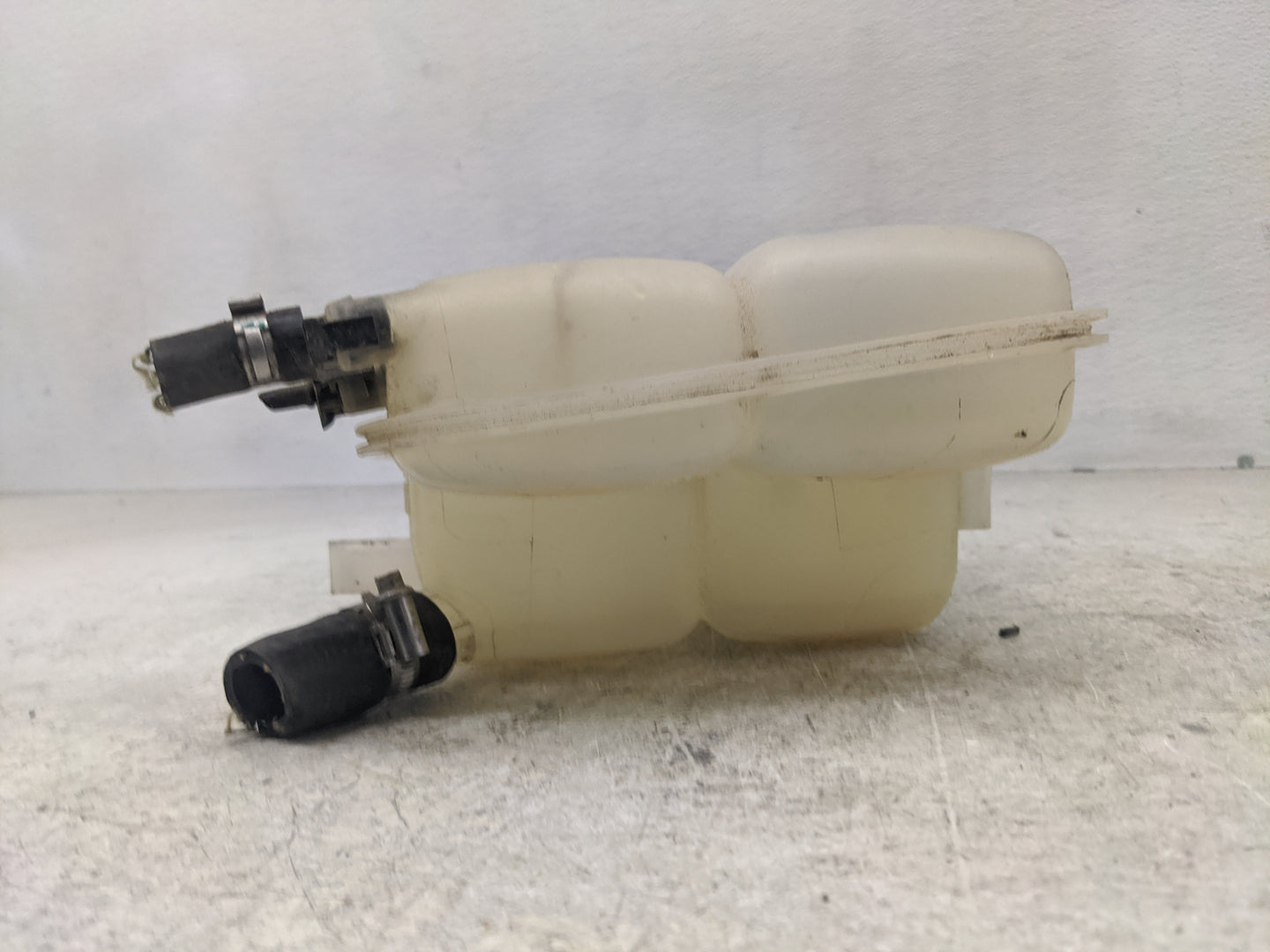 2013-2016 Ford Escape Radiator Coolant Overflow Expansion Tank Bottle - Oemusedautoparts1.com
