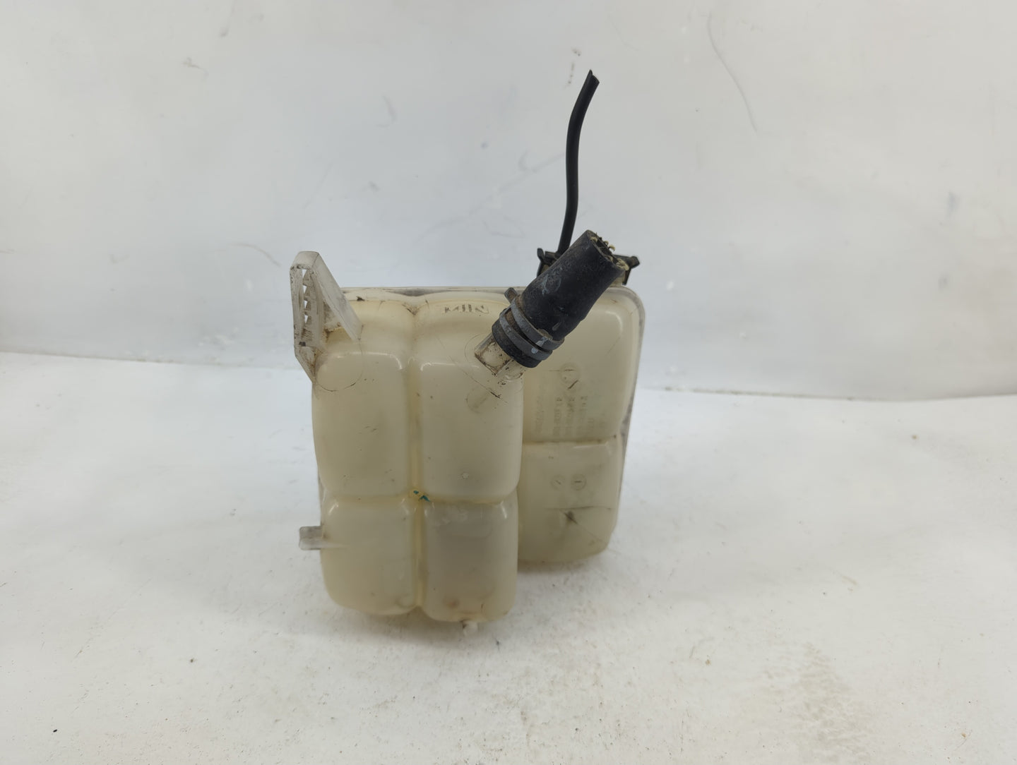 2013-2016 Ford Escape Radiator Coolant Overflow Expansion Tank Bottle - Oemusedautoparts1.com