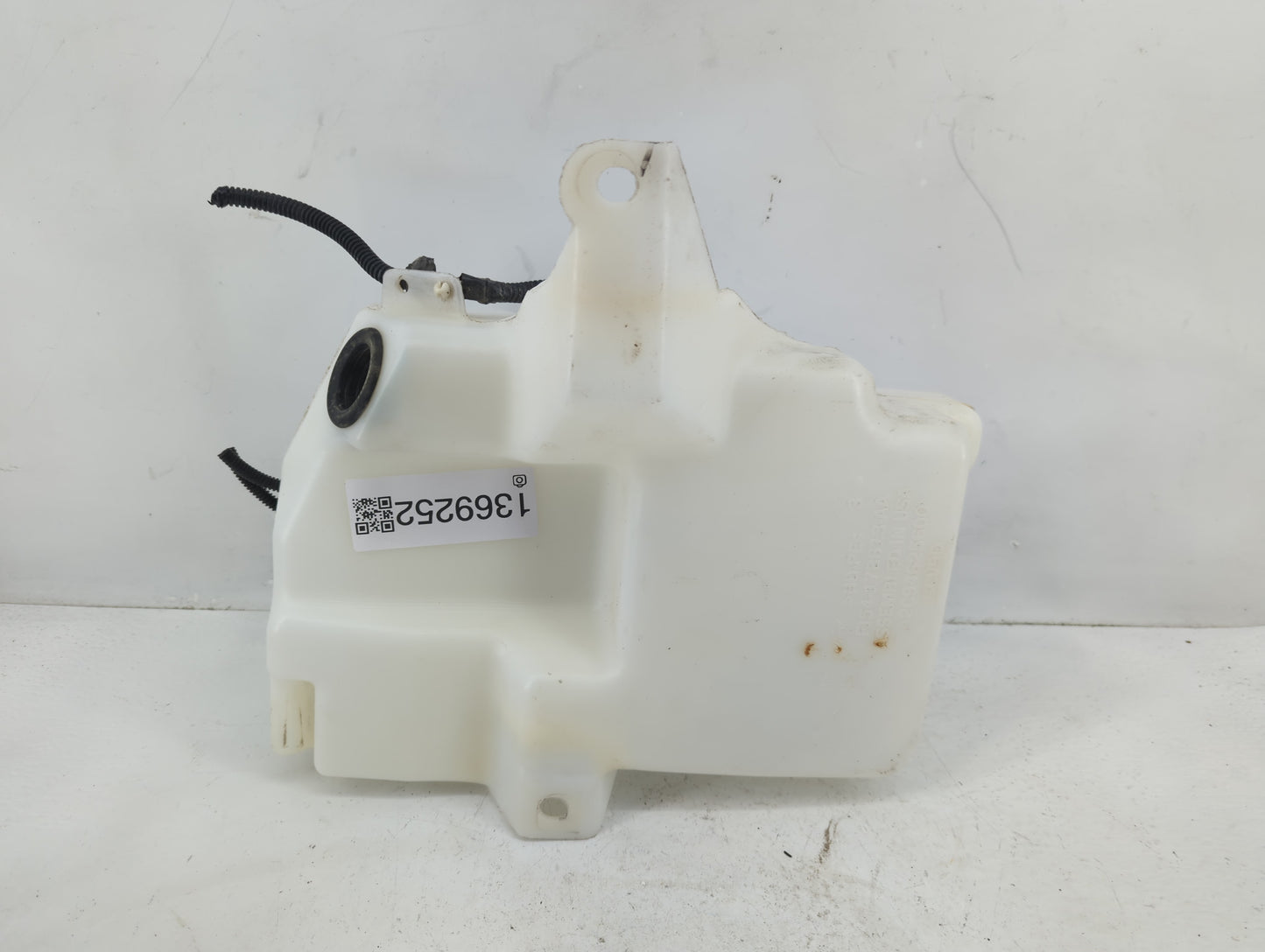 2015-2019 Ford Escape Windshield Washer Fluid Reservoir Bottle Oem - Oemusedautoparts1.com