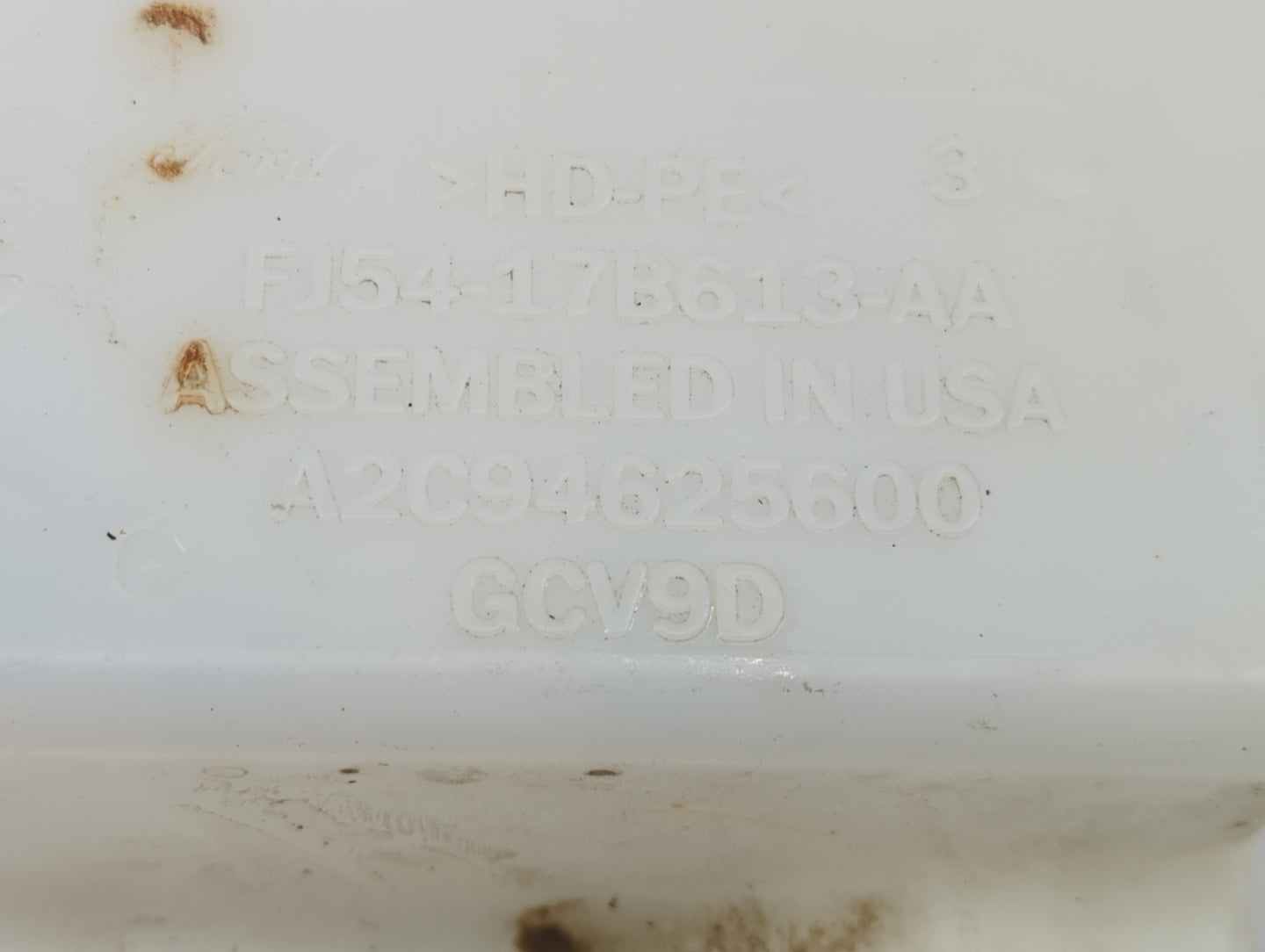 2015-2019 Ford Escape Windshield Washer Fluid Reservoir Bottle Oem - Oemusedautoparts1.com