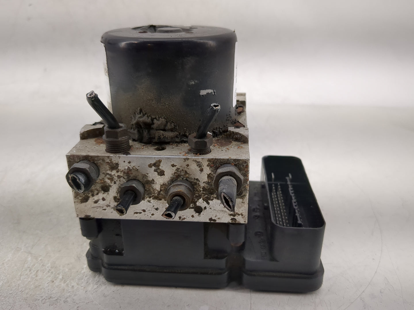 2013-2015 Ford Escape ABS Pump Control Module Replacement P/N:CV61-2C405-AE 22752689 Fits Fits 2013 2014 2015 OEM Used Auto 