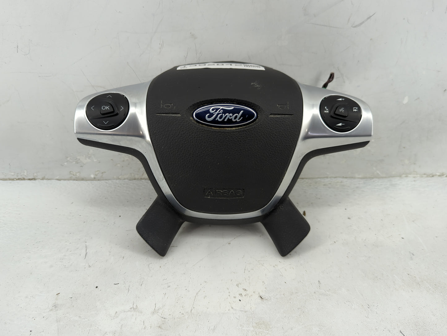 2015-2016 Ford Escape Air Bag Driver Left Steering Wheel Mounted P/N:EJ54A042B85 Fits Fits 2015 2016 OEM Used Auto Parts - O