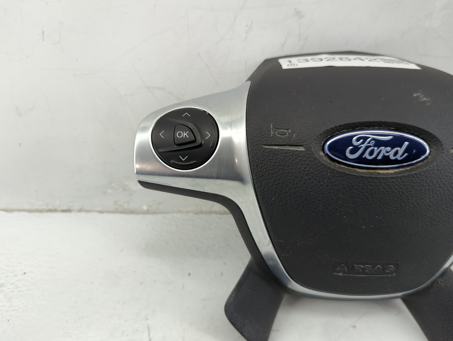 2015-2016 Ford Escape Air Bag Driver Left Steering Wheel Mounted P/N:EJ54A042B85 Fits Fits 2015 2016 OEM Used Auto Parts - O