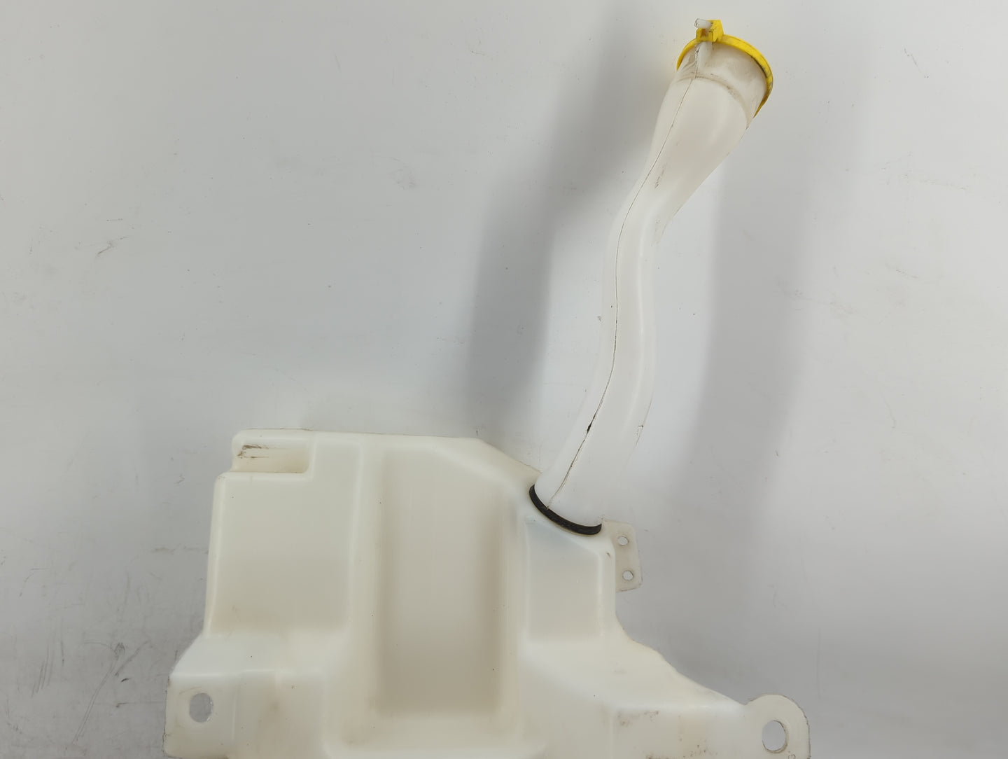 2015-2019 Ford Escape Windshield Washer Fluid Reservoir Bottle Oem - Oemusedautoparts1.com