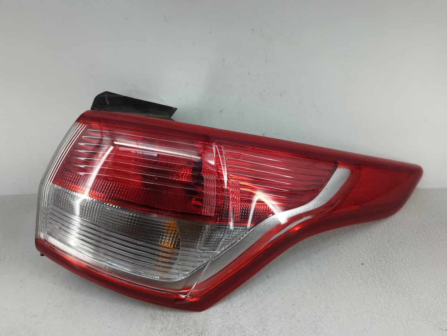 2013-2016 Ford Escape Tail Light Assembly Passenger Right OEM P/N:CJ54-13404-A Fits Fits 2013 2014 2015 2016 OEM Used Auto P