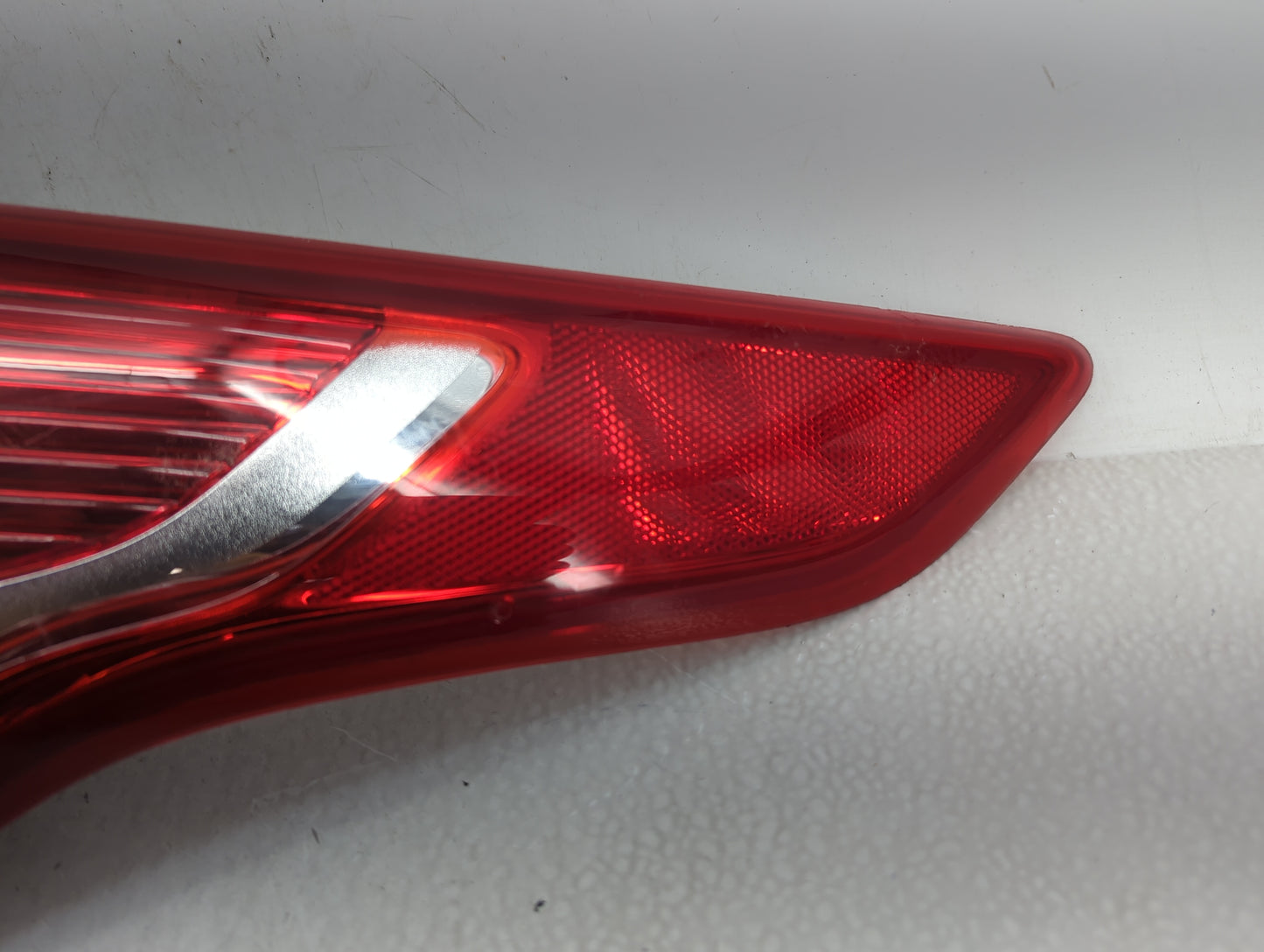 2013-2016 Ford Escape Tail Light Assembly Passenger Right OEM P/N:CJ54-13404-A Fits Fits 2013 2014 2015 2016 OEM Used Auto P