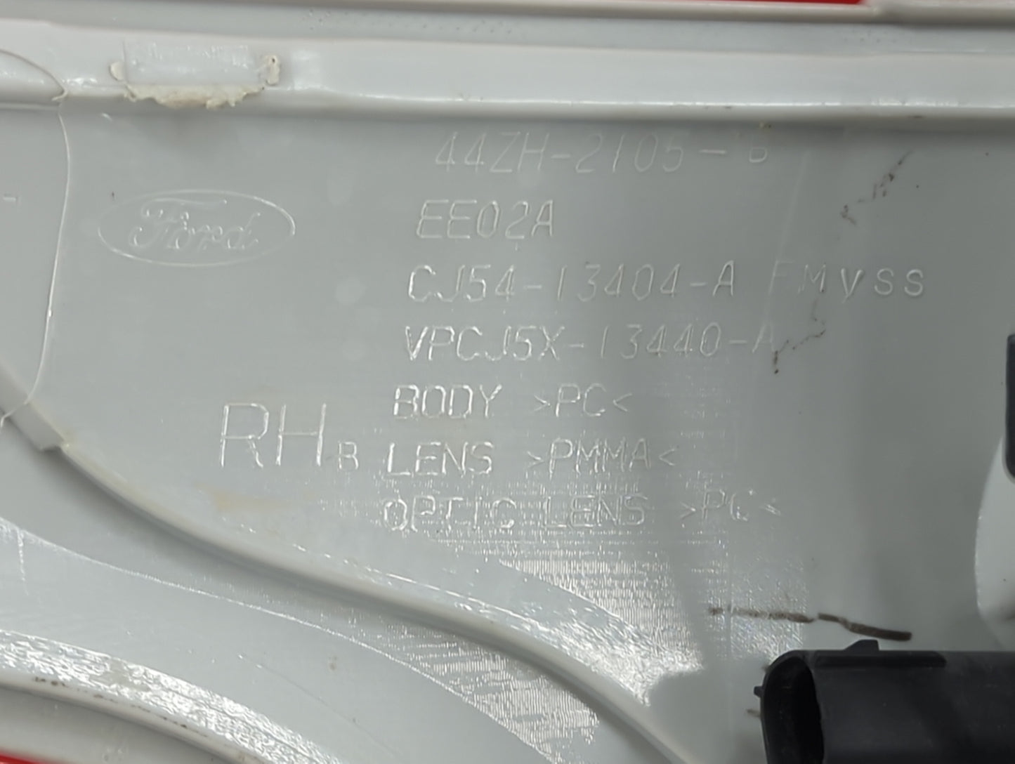 2013-2016 Ford Escape Tail Light Assembly Passenger Right OEM P/N:CJ54-13404-A Fits Fits 2013 2014 2015 2016 OEM Used Auto P
