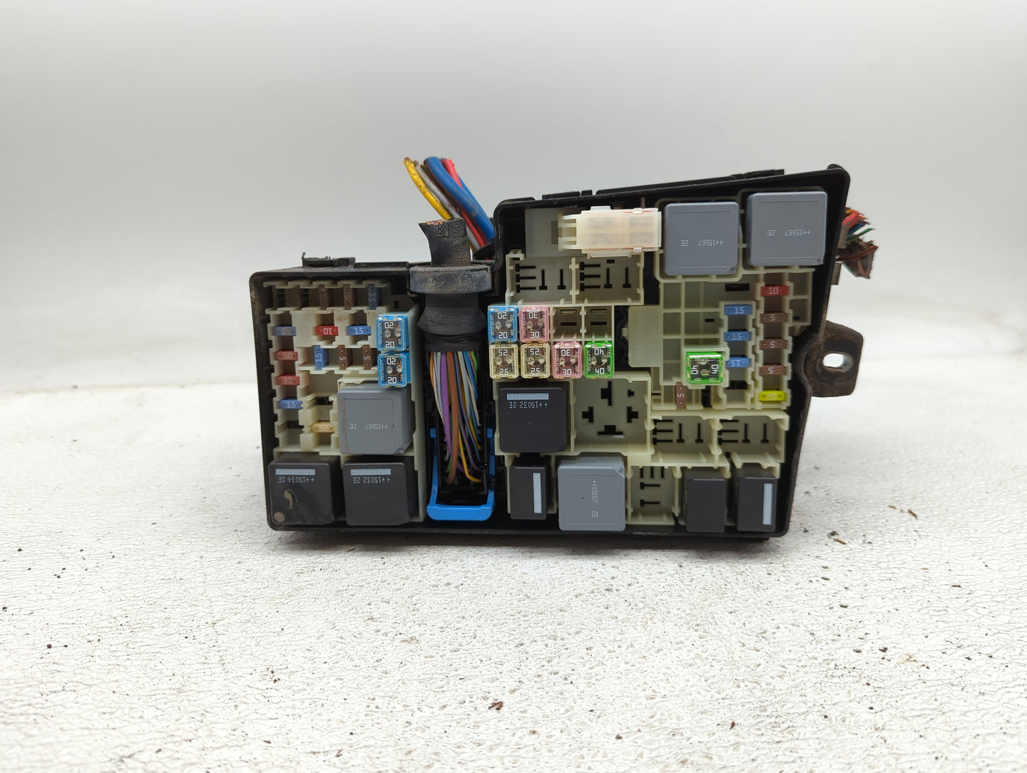 2013-2016 Ford Escape Fusebox Fuse Box Panel Relay Module P/N:AV6T-14A076-AB Fits Fits 2013 2014 2015 2016 OEM Used Auto Par