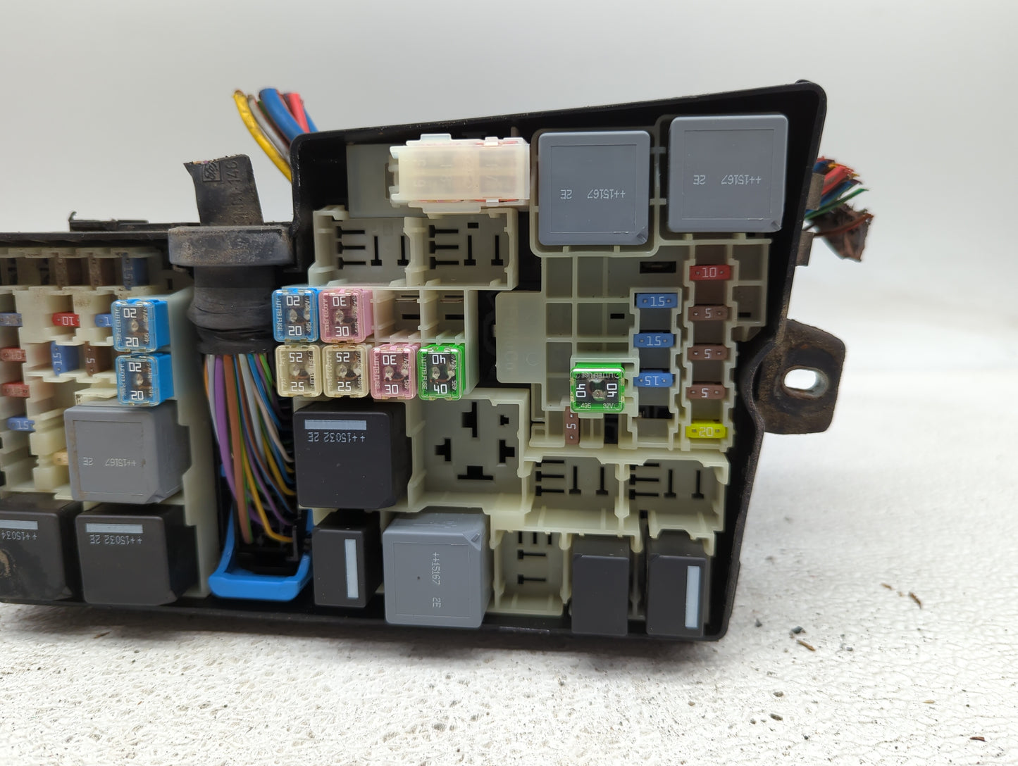 2013-2016 Ford Escape Fusebox Fuse Box Panel Relay Module P/N:AV6T-14A076-AB Fits Fits 2013 2014 2015 2016 OEM Used Auto Par