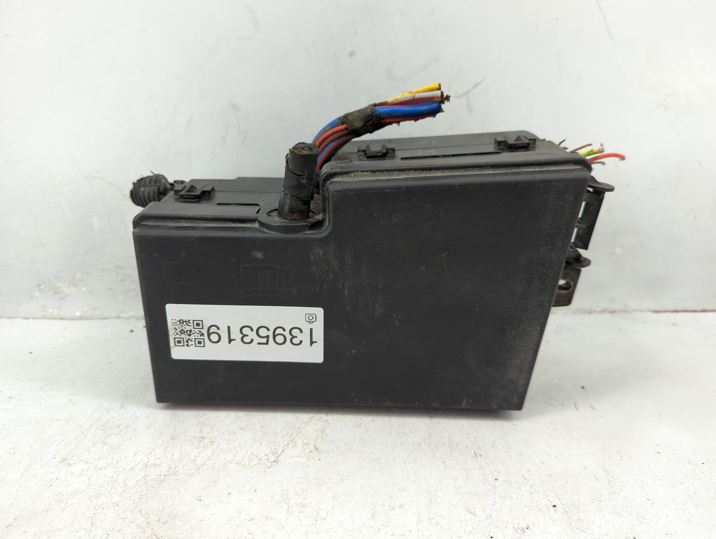 2013-2016 Ford Escape Fusebox Fuse Box Panel Relay Module P/N:AV6T-14A067-AD Fits Fits 2013 2014 2015 2016 OEM Used Auto Par
