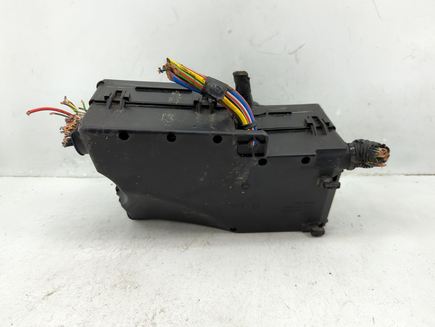 2013-2016 Ford Escape Fusebox Fuse Box Panel Relay Module P/N:AV6T-14A067-AD Fits Fits 2013 2014 2015 2016 OEM Used Auto Par