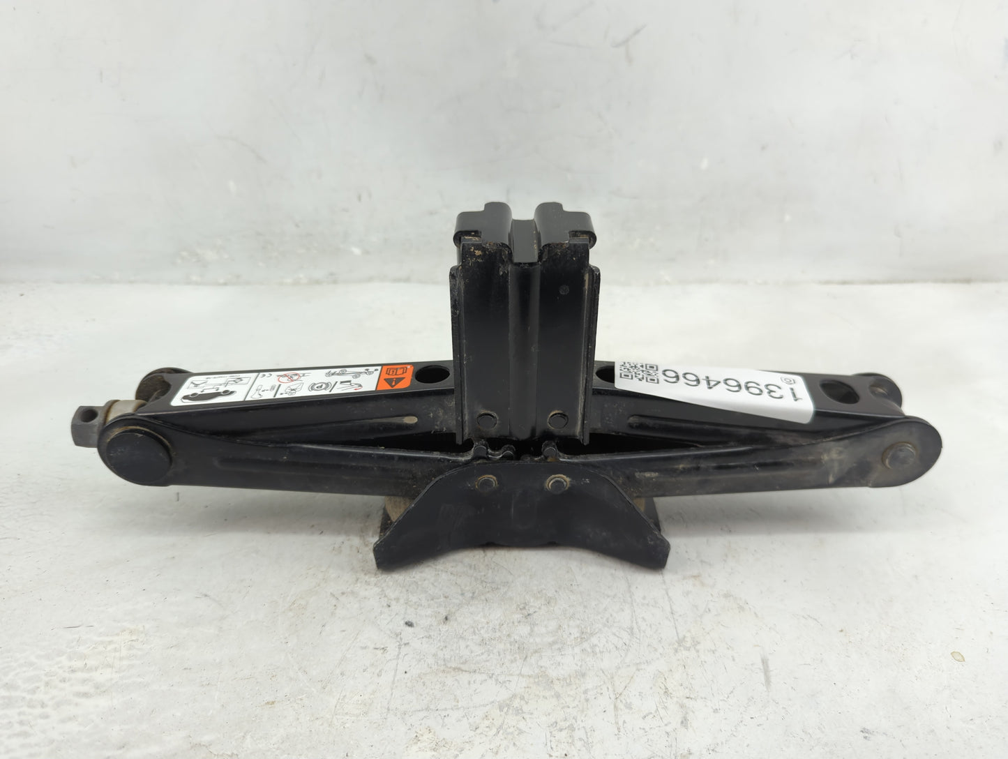 2015 Ford Escape Spare Scissor Car Jack 1396466 - Oemusedautoparts1.com