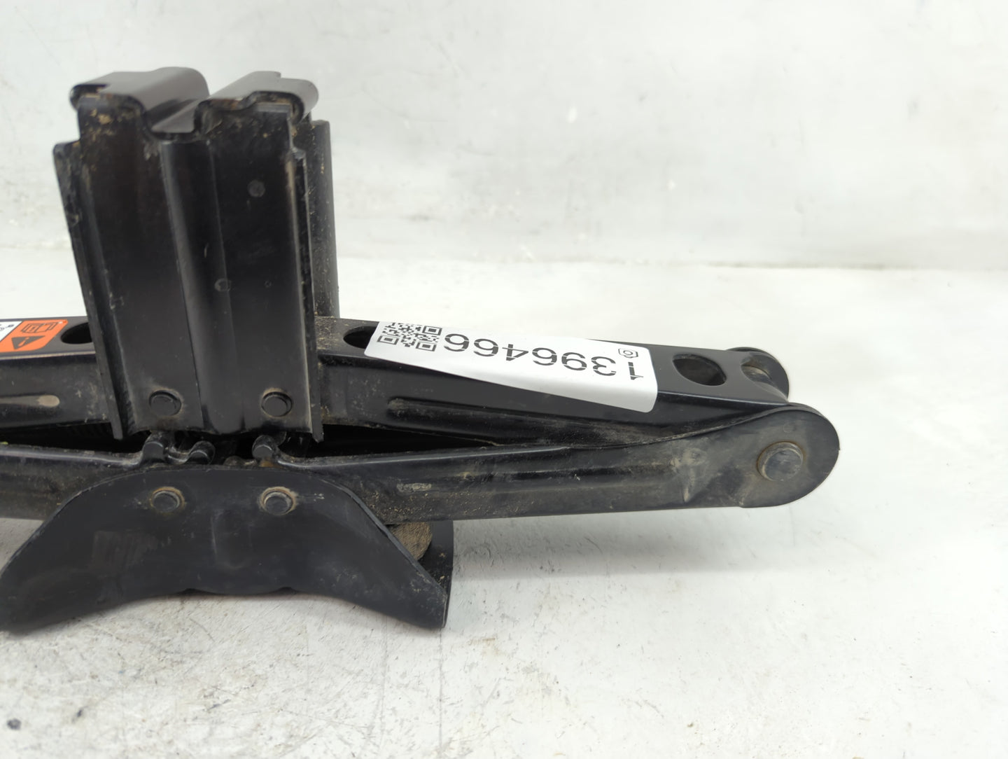 2015 Ford Escape Spare Scissor Car Jack 1396466 - Oemusedautoparts1.com