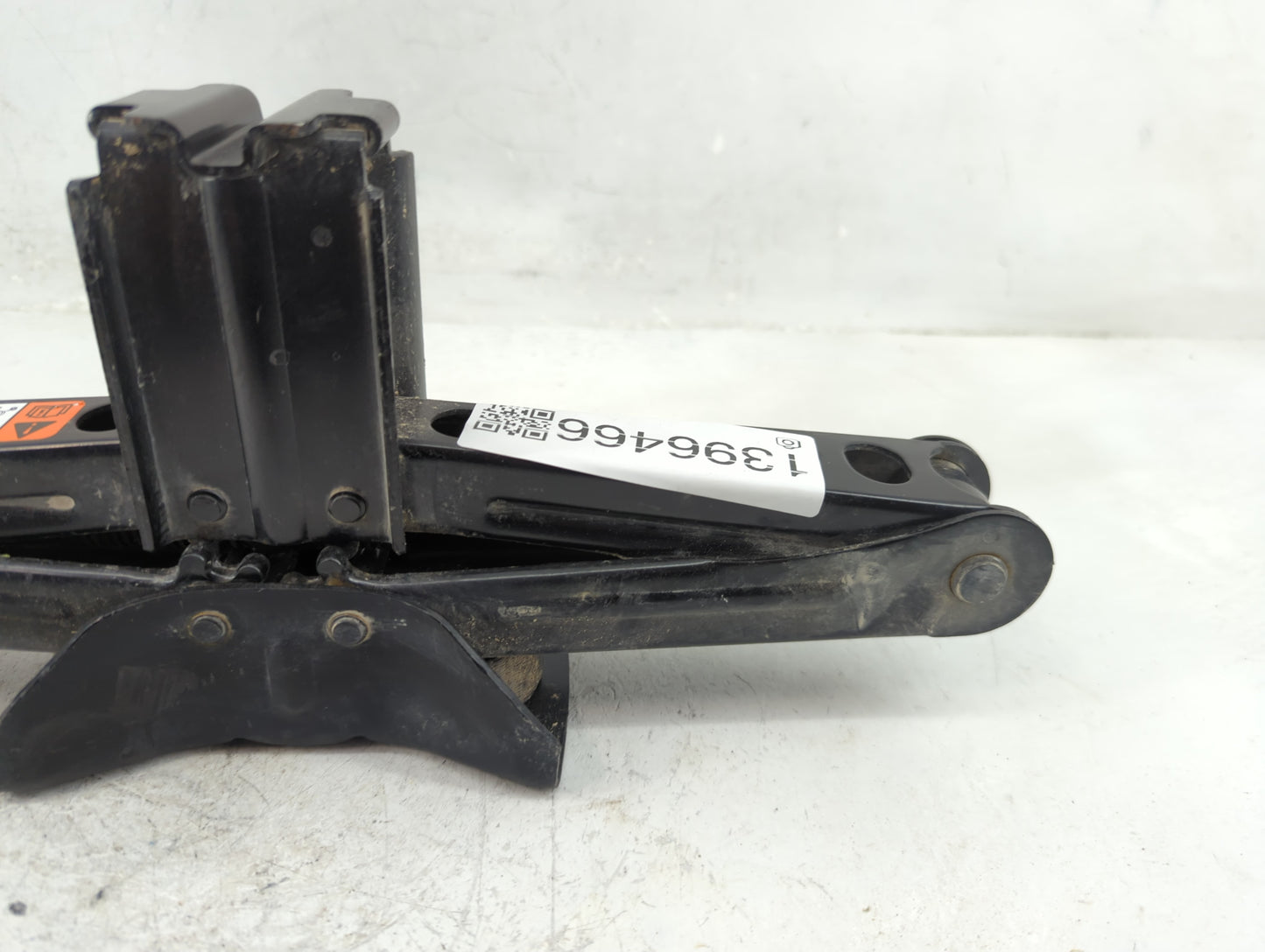 2015 Ford Escape Spare Scissor Car Jack 1396466 - Oemusedautoparts1.com