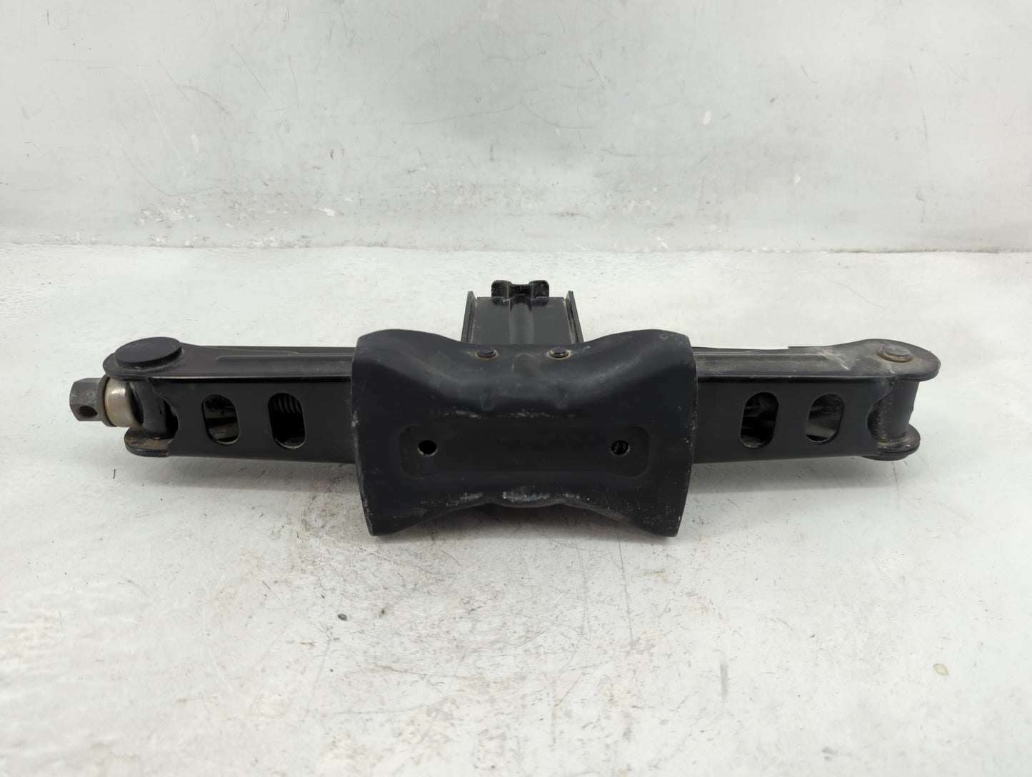 2015 Ford Escape Spare Scissor Car Jack - Oemusedautoparts1.com