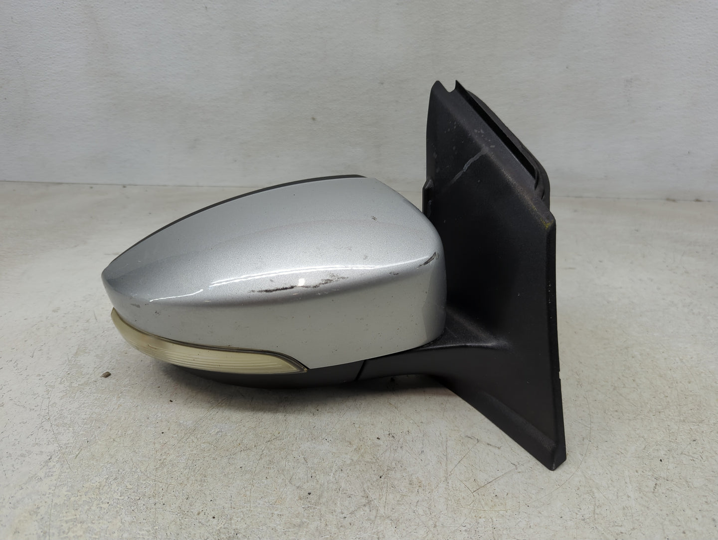 2013-2016 Ford Escape Passenger Side View Mirror - Right Door Mirror OEM Used - Oemusedautoparts1.com