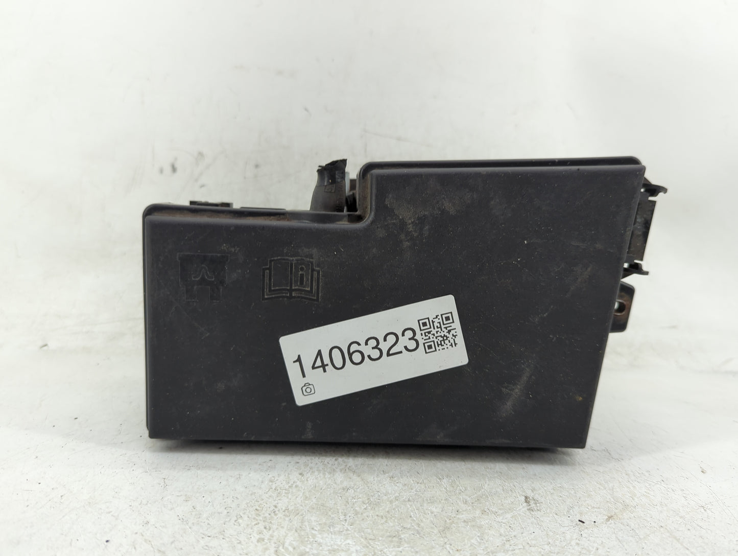 2013-2016 Ford Escape Fusebox Fuse Box Panel Relay Module P/N:AV6T-14A142-AB Fits Fits 2013 2014 2015 2016 OEM Used Auto Par