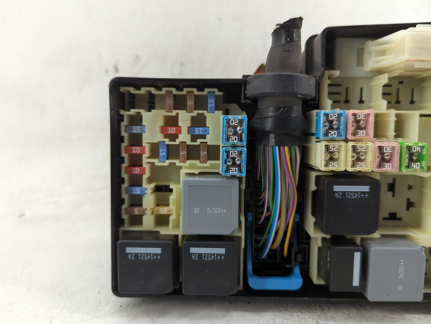 2013-2016 Ford Escape Fusebox Fuse Box Panel Relay Module P/N:AV6T-14A142-AB Fits Fits 2013 2014 2015 2016 OEM Used Auto Par