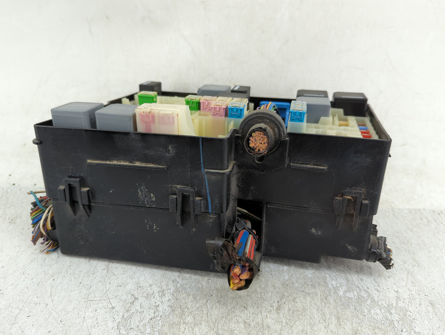 2013-2016 Ford Escape Fusebox Fuse Box Panel Relay Module Fits Fits 2013 2014 2015 2016 OEM Used Auto Parts - Oemusedautopar