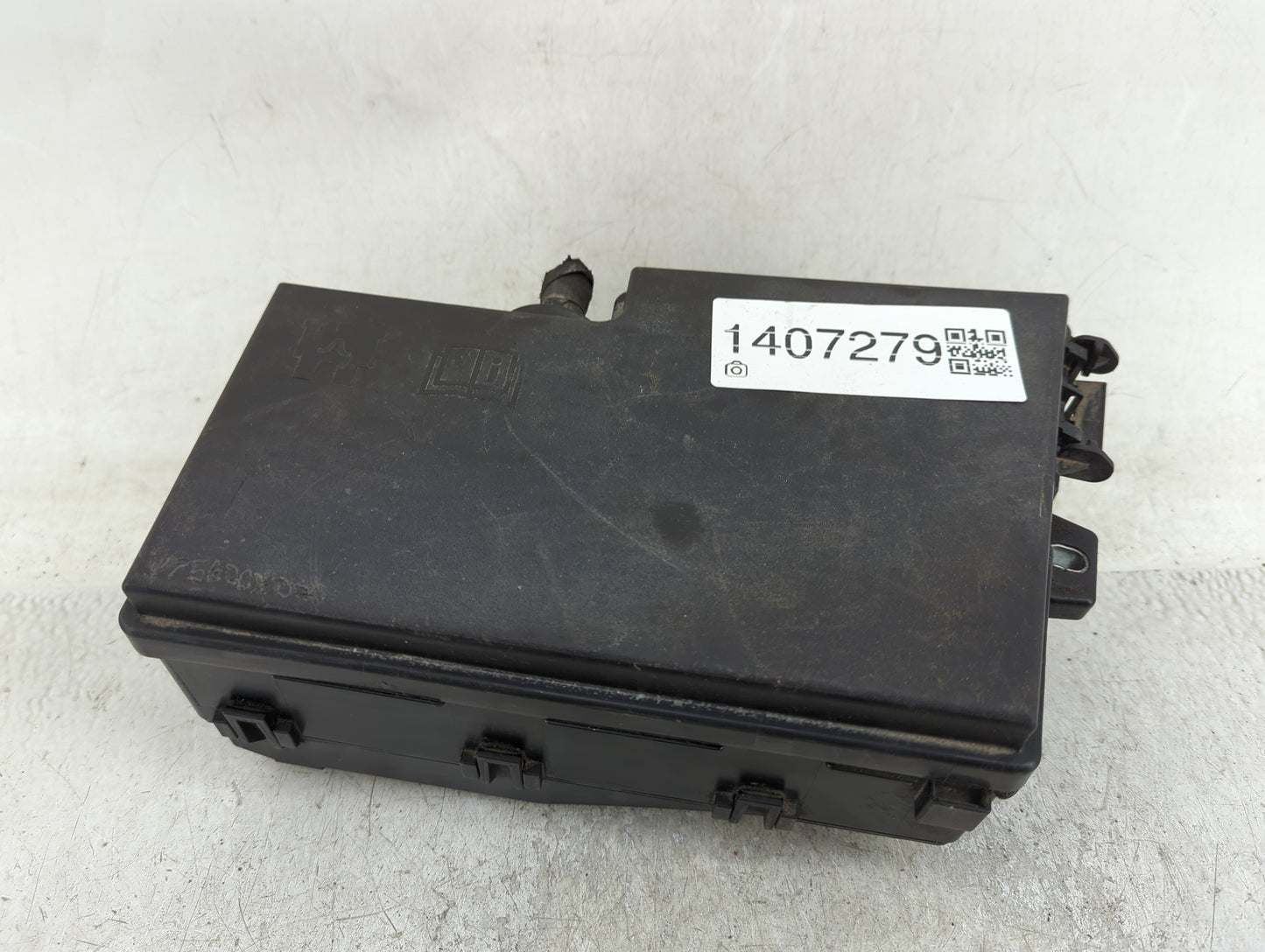 2013-2016 Ford Escape Fusebox Fuse Box Panel Relay Module P/N:AV6T-14A142-AB Fits Fits 2013 2014 2015 2016 OEM Used Auto Par