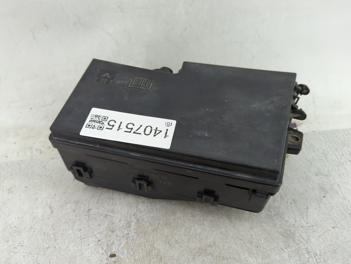 2013-2016 Ford Escape Fusebox Fuse Box Panel Relay Module P/N:AV6T-14A067-AD Fits Fits 2013 2014 2015 2016 OEM Used Auto Par