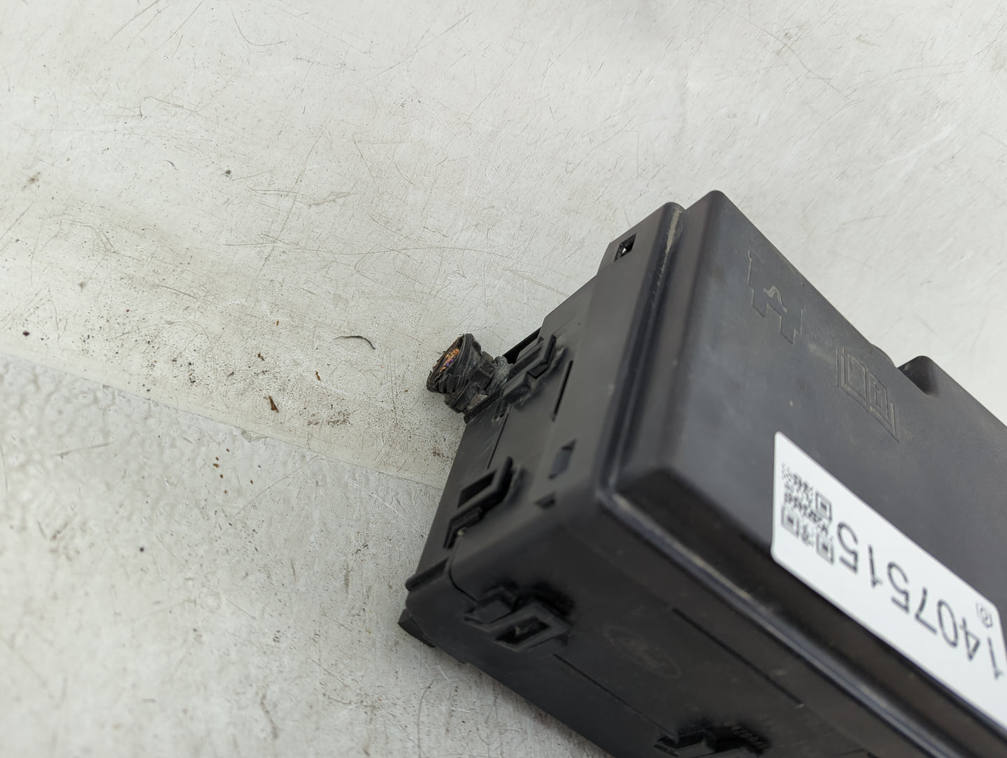 2013-2016 Ford Escape Fusebox Fuse Box Panel Relay Module P/N:AV6T-14A067-AD Fits Fits 2013 2014 2015 2016 OEM Used Auto Par