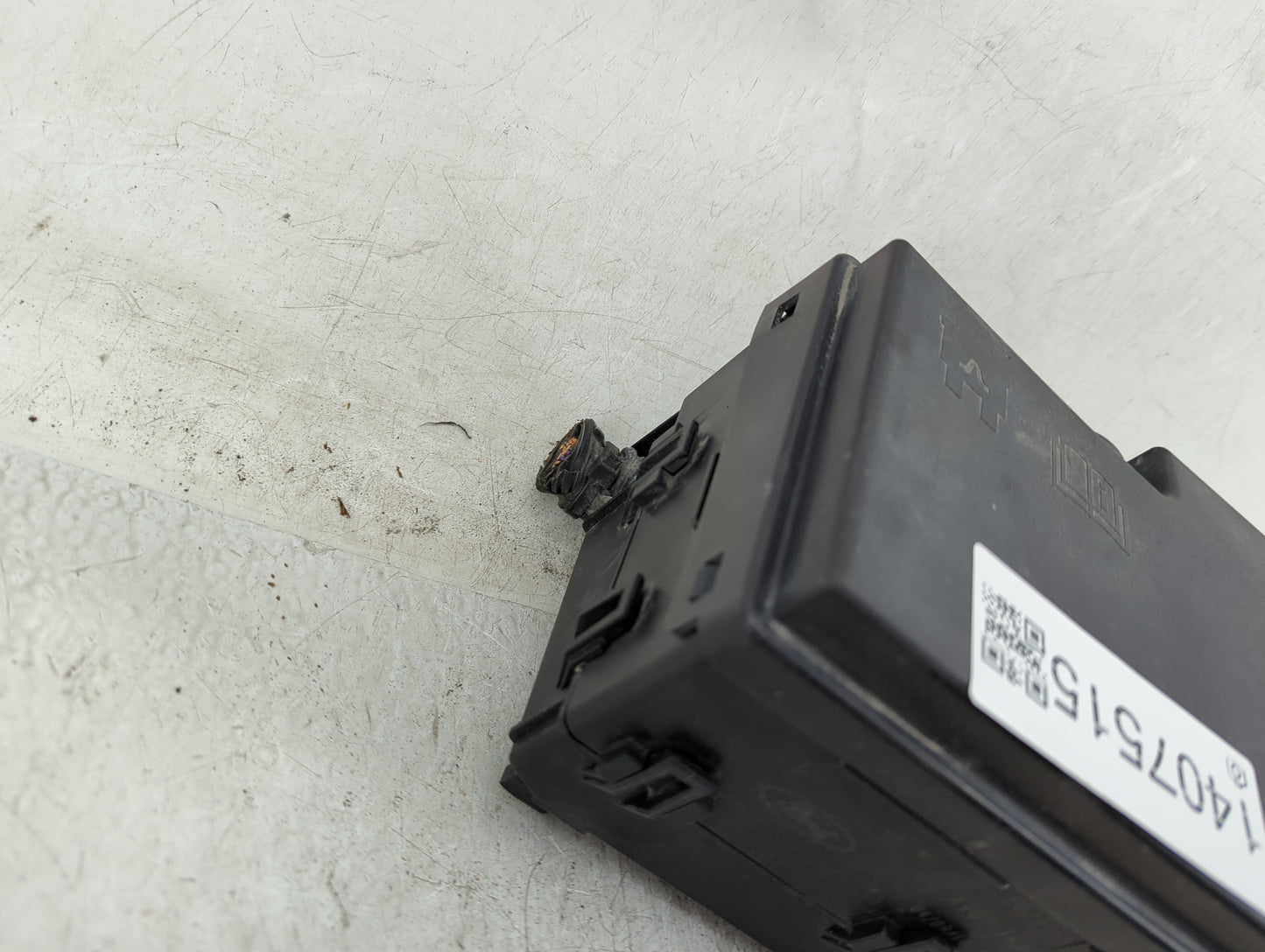 2013-2016 Ford Escape Fusebox Fuse Box Panel Relay Module P/N:AV6T-14A067-AD Fits Fits 2013 2014 2015 2016 OEM Used Auto Par