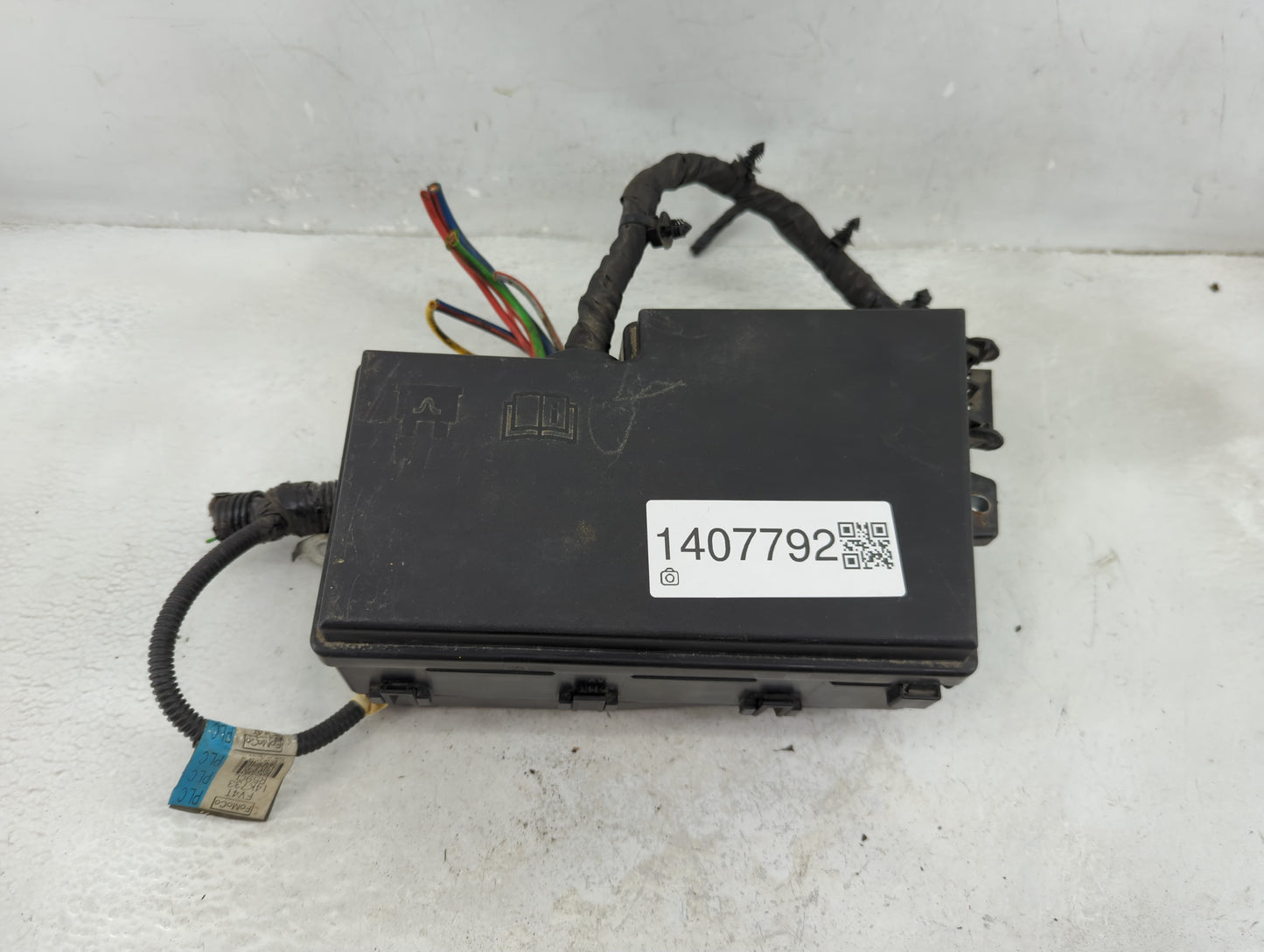 2013-2016 Ford Escape Fusebox Fuse Box Panel Relay Module P/N:AV6T-14A067-AD Fits Fits 2013 2014 2015 2016 OEM Used Auto Par