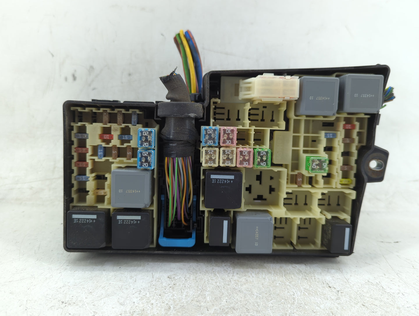 2013-2016 Ford Escape Fusebox Fuse Box Panel Relay Module P/N:19197 000 001 21090 000 001 Fits Fits 2013 2014 2015 2016 OEM 