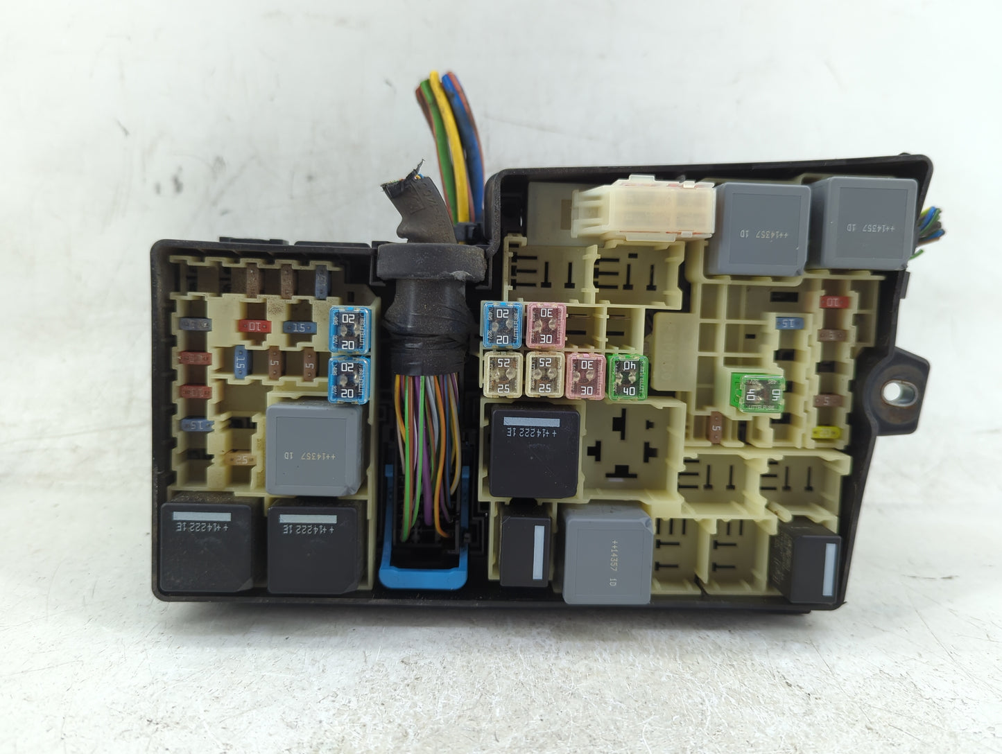 2013-2016 Ford Escape Fusebox Fuse Box Panel Relay Module P/N:19197 000 001 21090 000 001 Fits Fits 2013 2014 2015 2016 OEM 