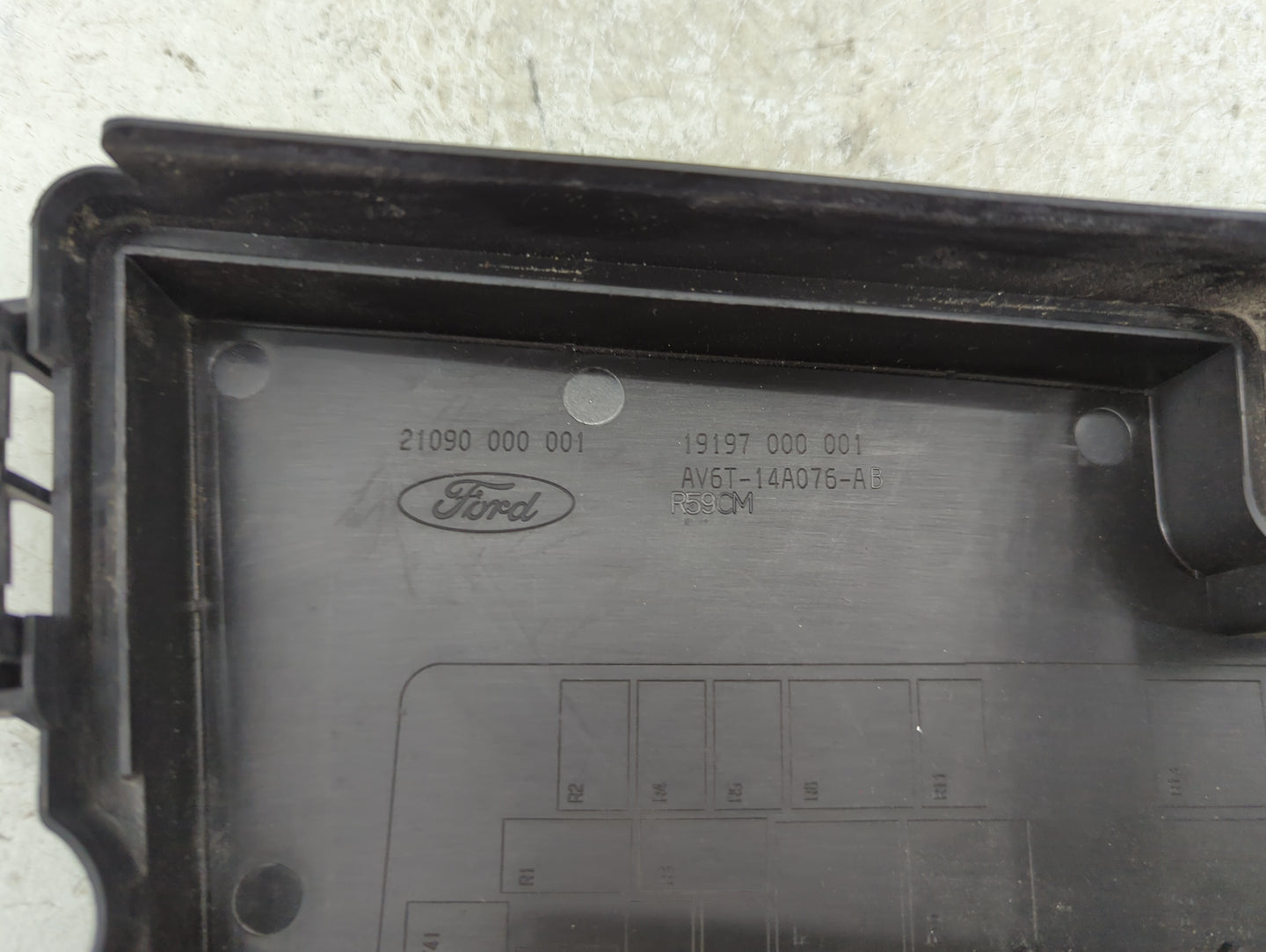 2013-2016 Ford Escape Fusebox Fuse Box Panel Relay Module P/N:19197 000 001 21090 000 001 Fits Fits 2013 2014 2015 2016 OEM 