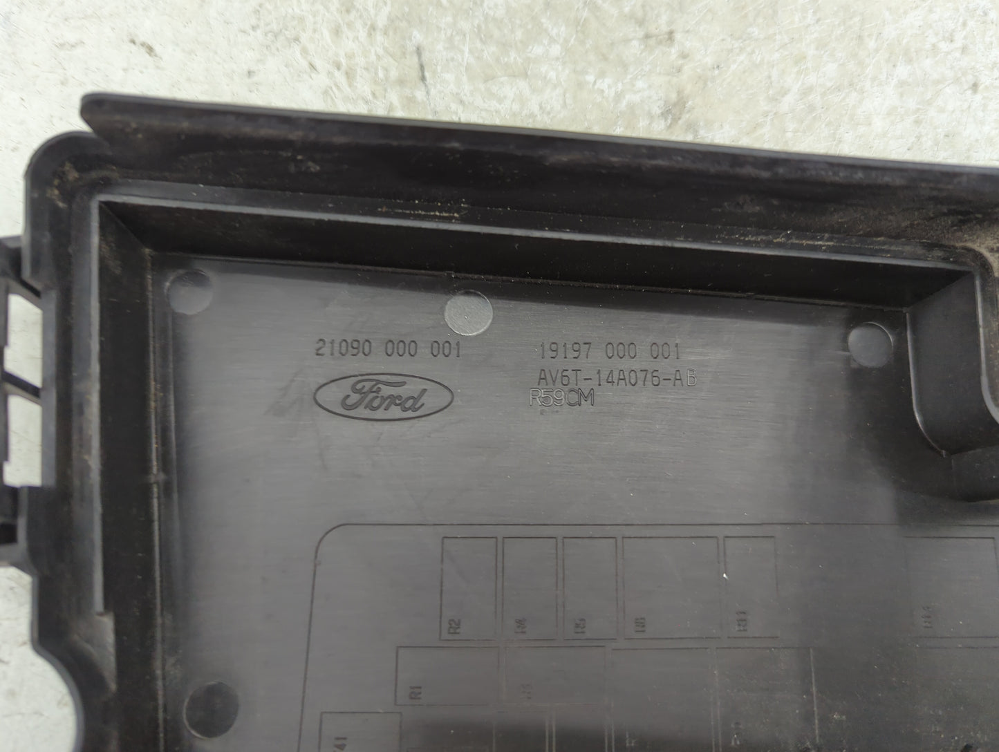 2013-2016 Ford Escape Fusebox Fuse Box Panel Relay Module P/N:19197 000 001 21090 000 001 Fits Fits 2013 2014 2015 2016 OEM 