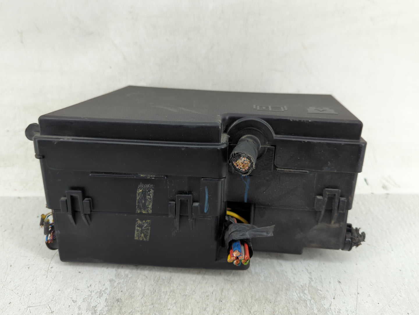 2013-2016 Ford Escape Fusebox Fuse Box Panel Relay Module P/N:E02345500 AV6T-14A067-AD Fits Fits 2013 2014 2015 2016 OEM Use