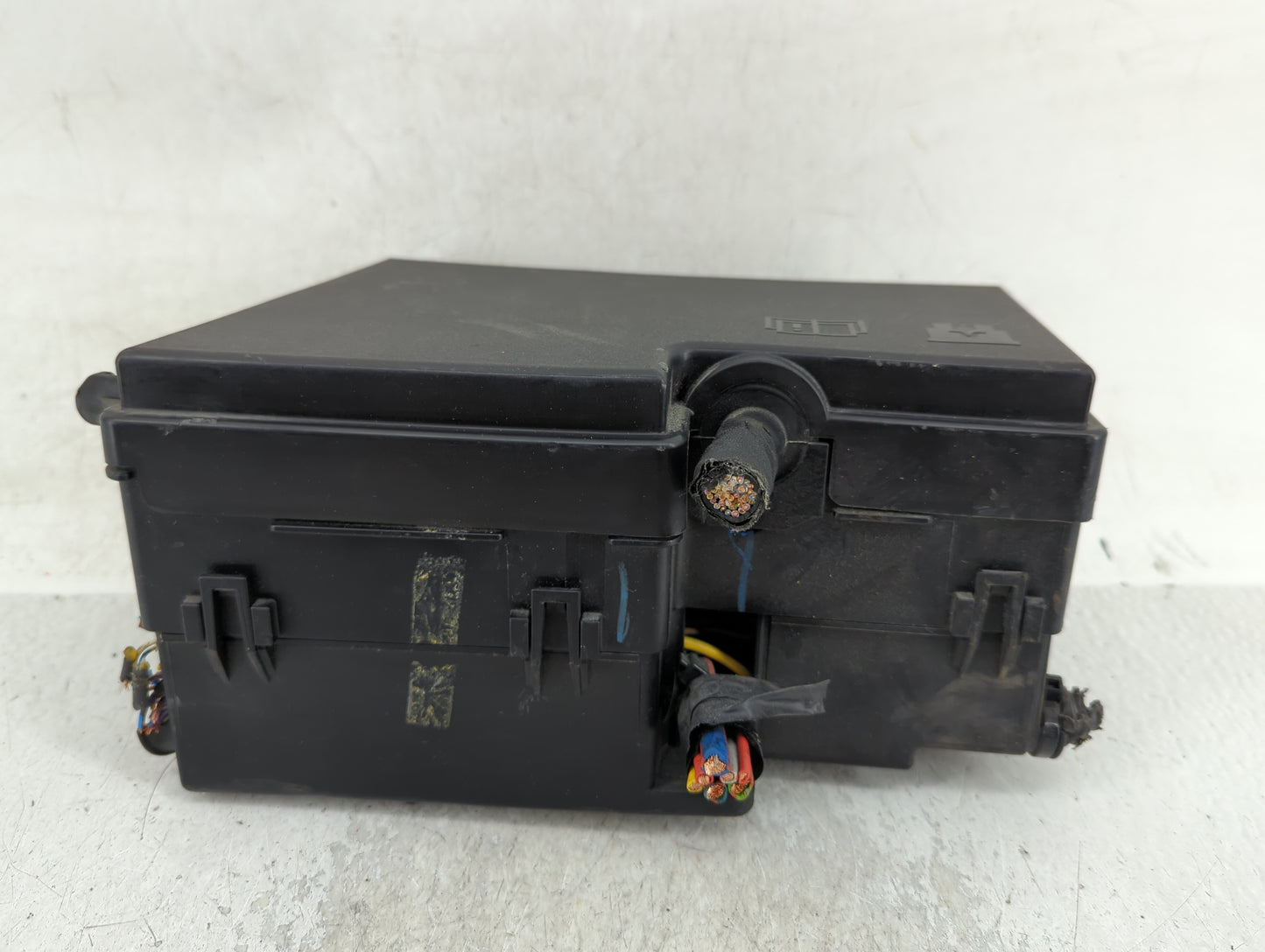 2013-2016 Ford Escape Fusebox Fuse Box Panel Relay Module P/N:E02345500 AV6T-14A067-AD Fits Fits 2013 2014 2015 2016 OEM Use