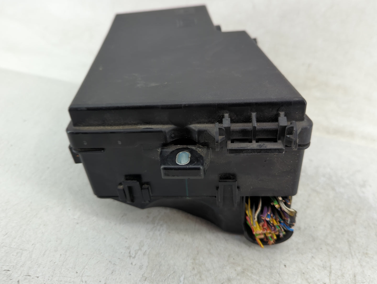 2013-2016 Ford Escape Fusebox Fuse Box Panel Relay Module P/N:E02345500 AV6T-14A067-AD Fits Fits 2013 2014 2015 2016 OEM Use