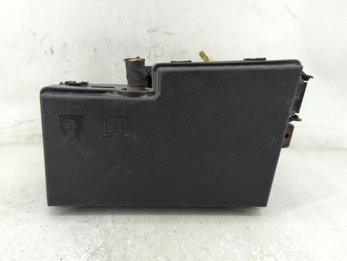 2013-2016 Ford Escape Fusebox Fuse Box Panel Relay Module P/N:AV6T-14A067-AB Fits Fits 2013 2014 2015 2016 OEM Used Auto Par