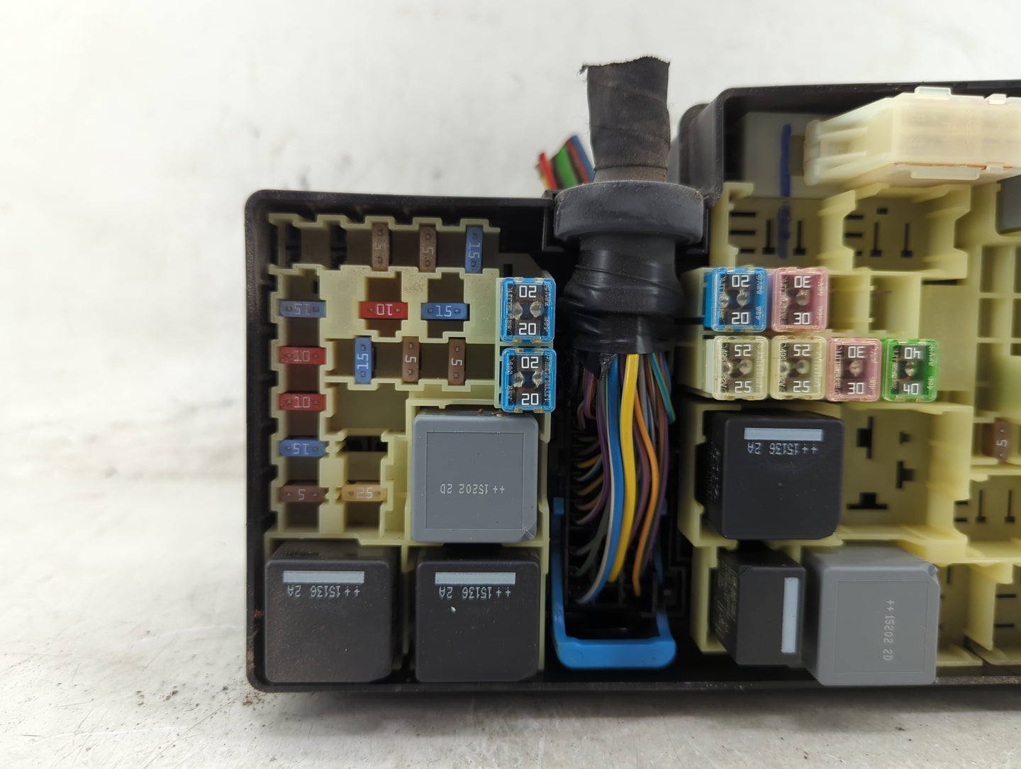 2013-2016 Ford Escape Fusebox Fuse Box Panel Relay Module P/N:AV6T-14A067-AB Fits Fits 2013 2014 2015 2016 OEM Used Auto Par