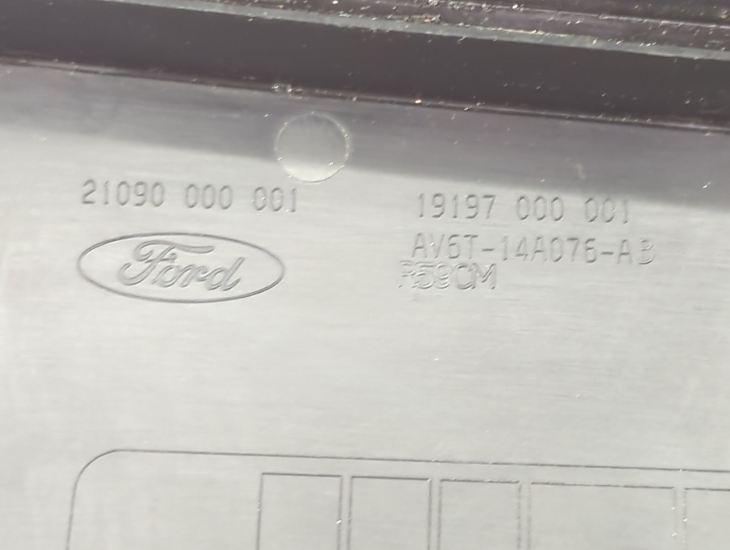 2013-2016 Ford Escape Fusebox Fuse Box Panel Relay Module P/N:19197 000 001 AV6T-14A076-AB Fits Fits 2013 2014 2015 2016 OEM