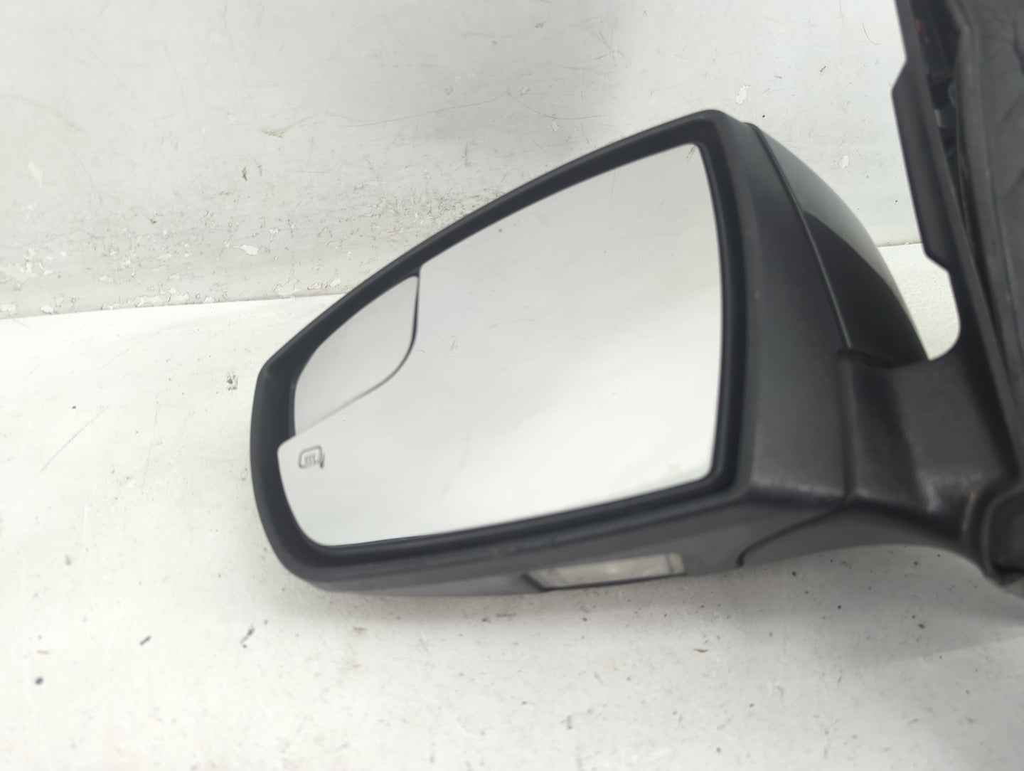 2013-2016 Ford Escape Driver Side View Mirror - Left Door Mirror OEM Used - Oemusedautoparts1.com
