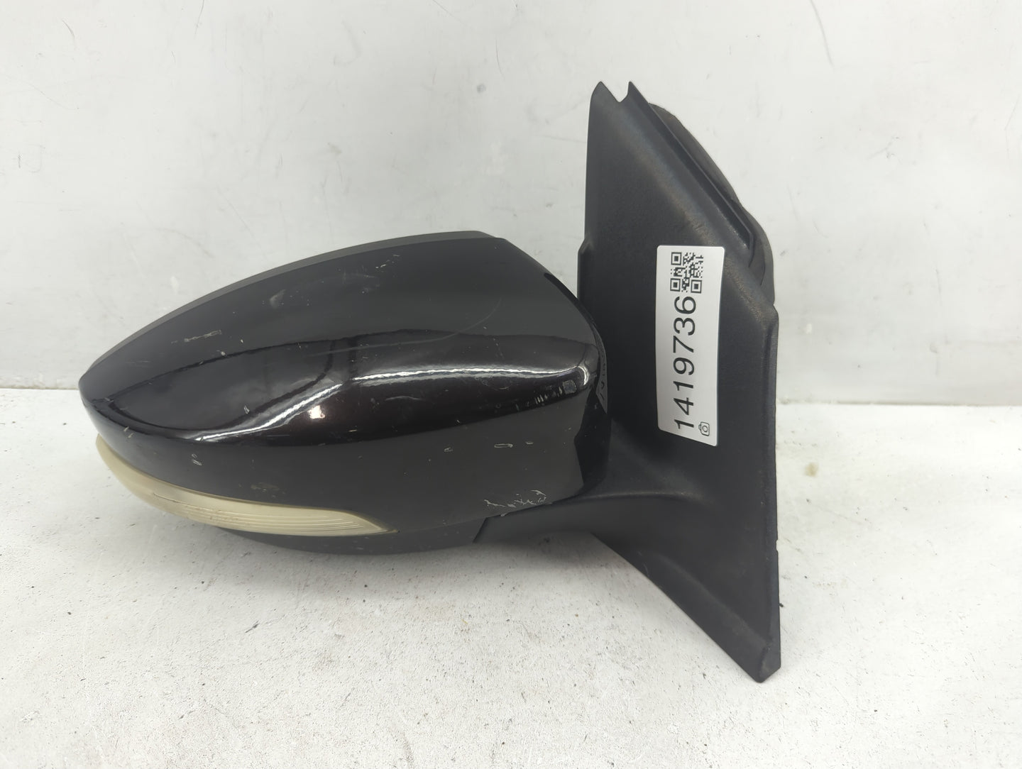 2013-2016 Ford Escape Passenger Side View Mirror - Right Door Mirror OEM Used - Oemusedautoparts1.com
